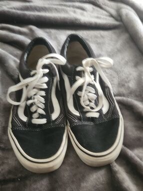 Classic Black And White Van's